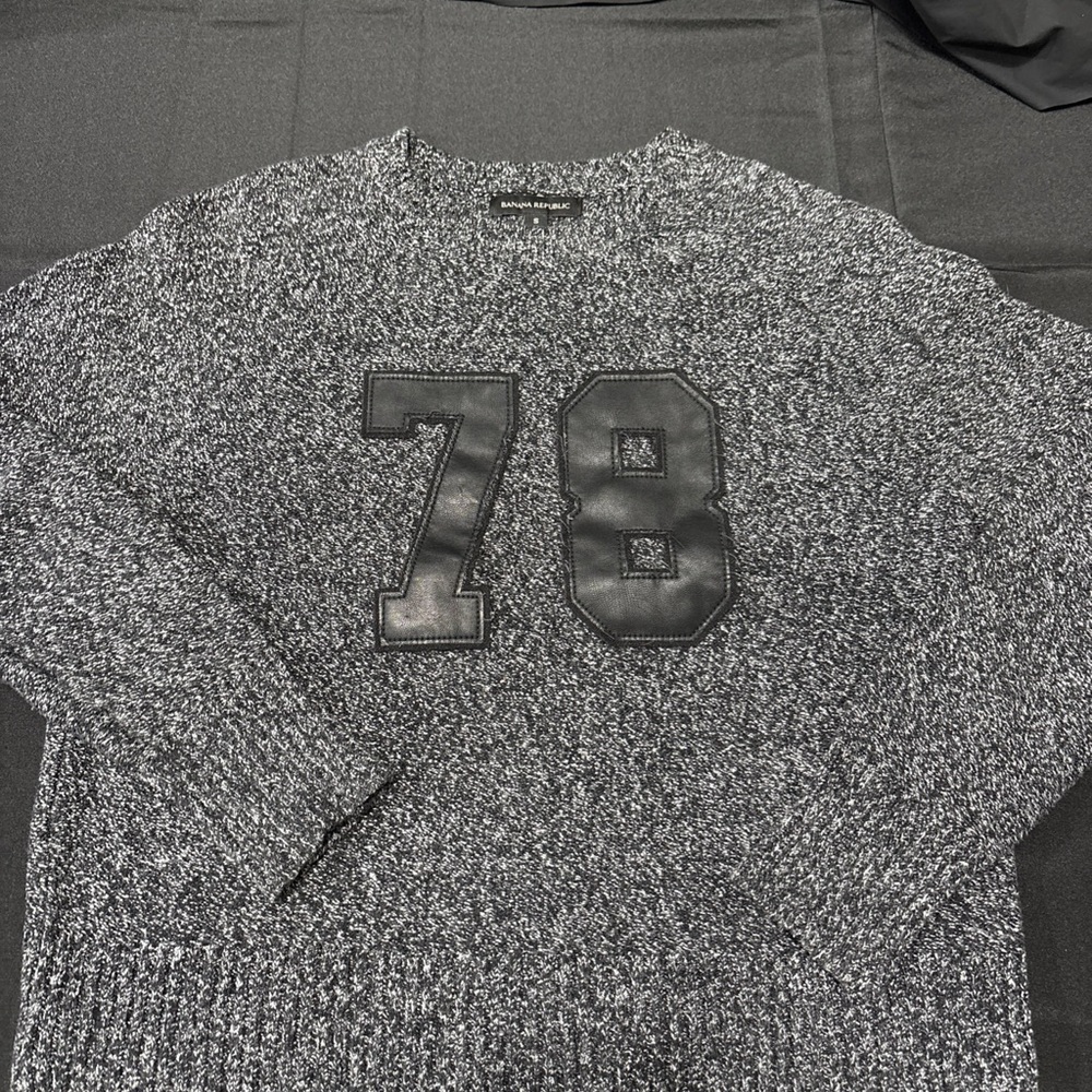 Women’s Banana Republic Black/White Crewneck Sweater, size Small, Cotton blend